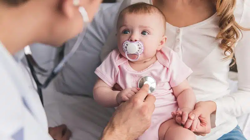 Téléconsultation et pédiatrie une solution pour les enfants à mobilité réduite